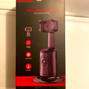 Auto face tracking selfie stick tripod